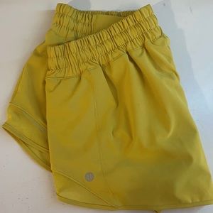 Hotty hot 2.5 lulu shorts